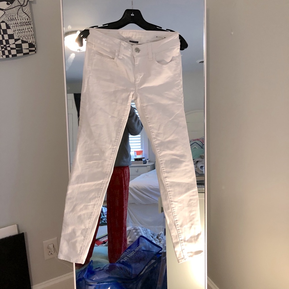 White skinny jeans
